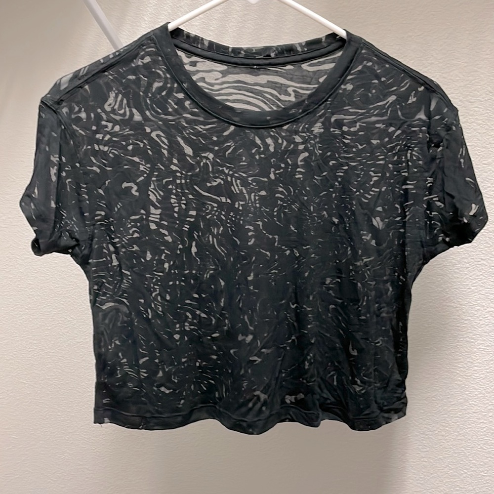 Lululemon black crop top